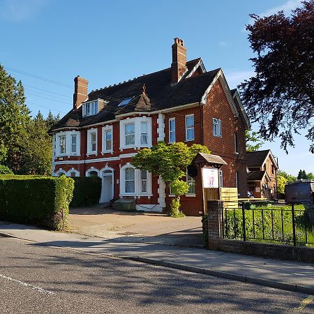 Anand Lodge Royal Tunbridge Wells Exterior photo